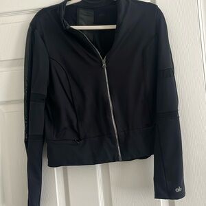 Alo yoga zip up in great condition